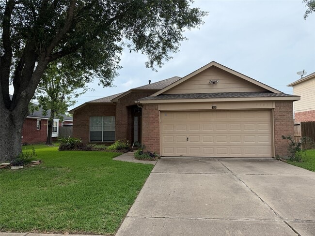 Building Photo - 9803 Hallmark Ln
