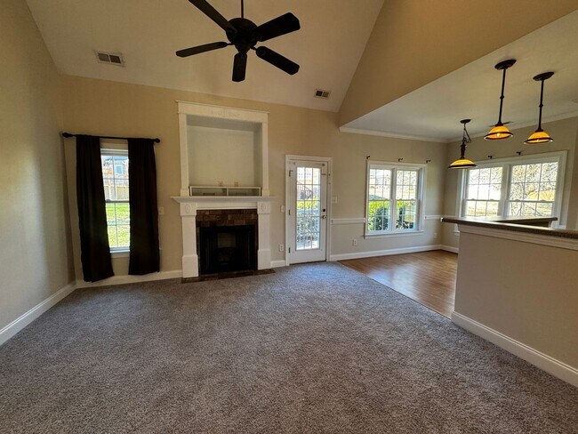 Photo - 181 New Hampshire Ct