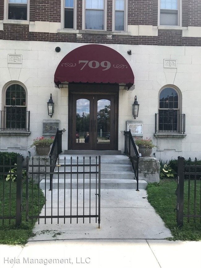 Hazelwood Manor