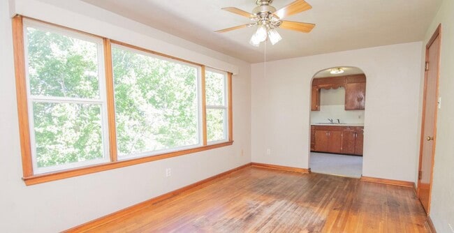 Family Room - 308 W Ashley St Unit B