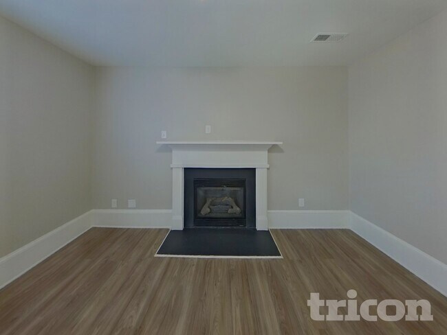 Photo - 1916 Lexington Ave