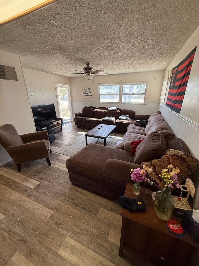 Photo - Pre Leasing for fall 2026! 5 bedroom 2 bath by LCU!