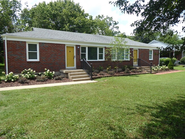Photo - 209 N Bigby Dr House