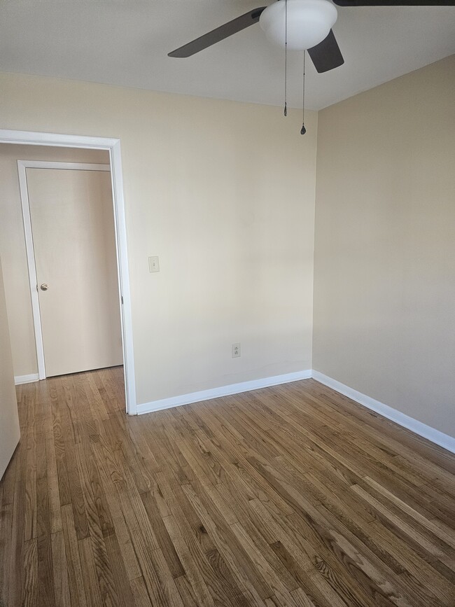 Building Photo - 834 Patrick Ln Unit 102