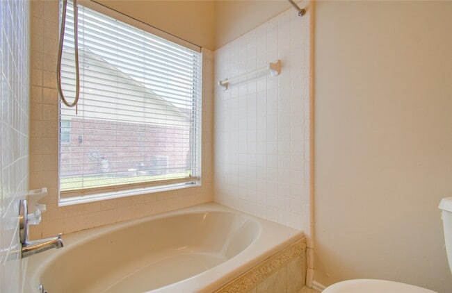 Photo - 11810 Stone Bridge Dr