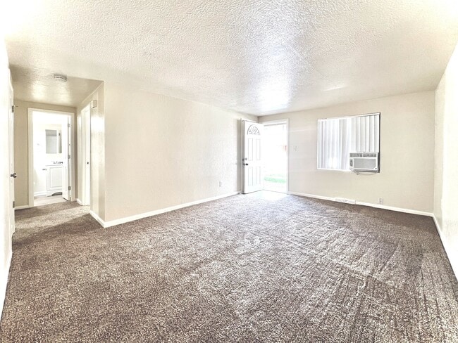 Photo - 8101-8195 W 9th Ave Unidad 8141