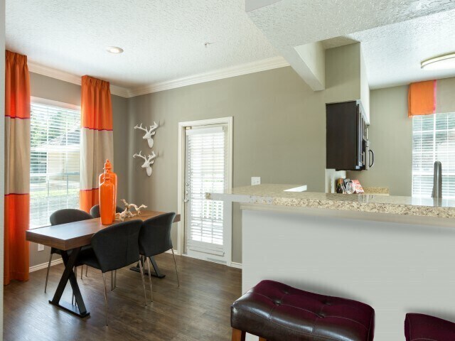 Photo - One Month Free Rent – Lease Today & Save! Unit AEE1