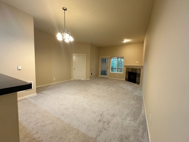 Building Photo - Close to campus, portable AC, W&D, garage