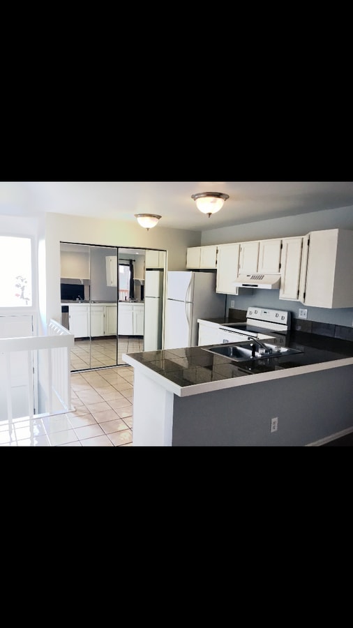 Photo - 1031 Portland Place Unit 7