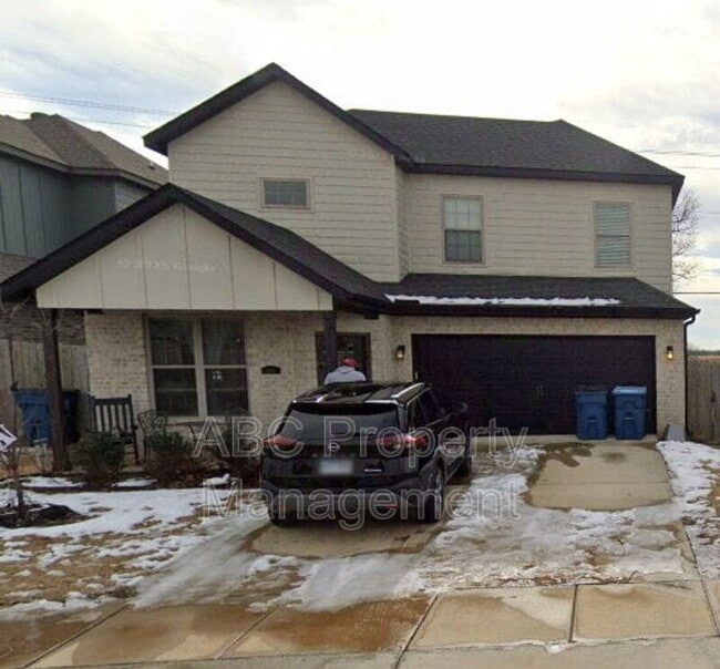 Building Photo - 3213 SW Hillstone Ave