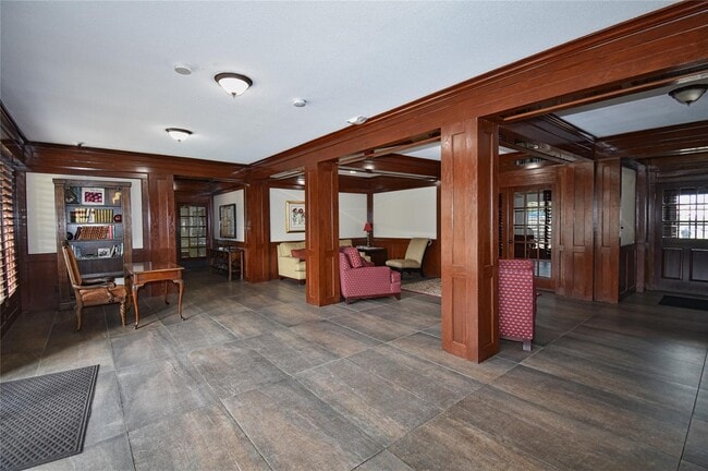 Photo - 2425 Underwood St Unit 346