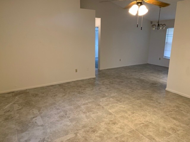 Photo - 2106 Darlington Oak Dr