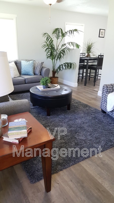 Photo - 2707 W 69th St