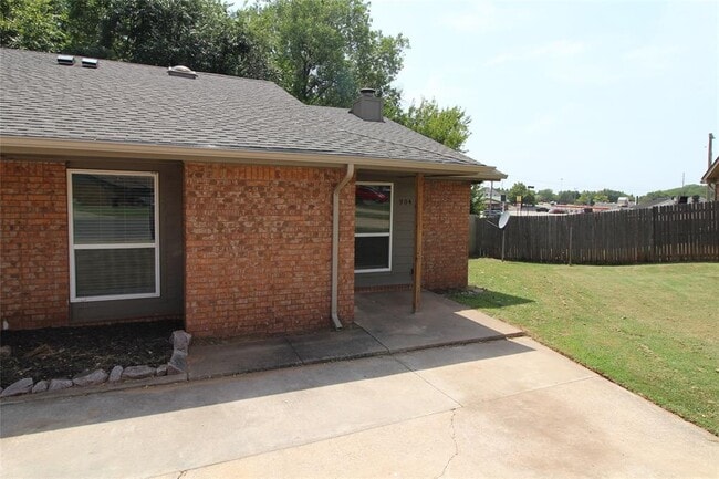 Photo - 904 Aspen Ct Townhome
