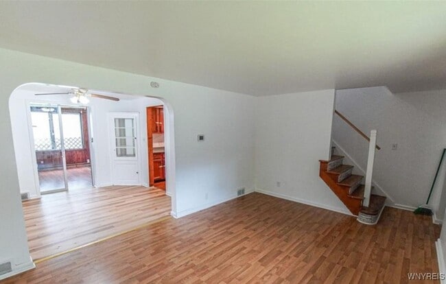 Photo - 61 Lynncrest Terrace