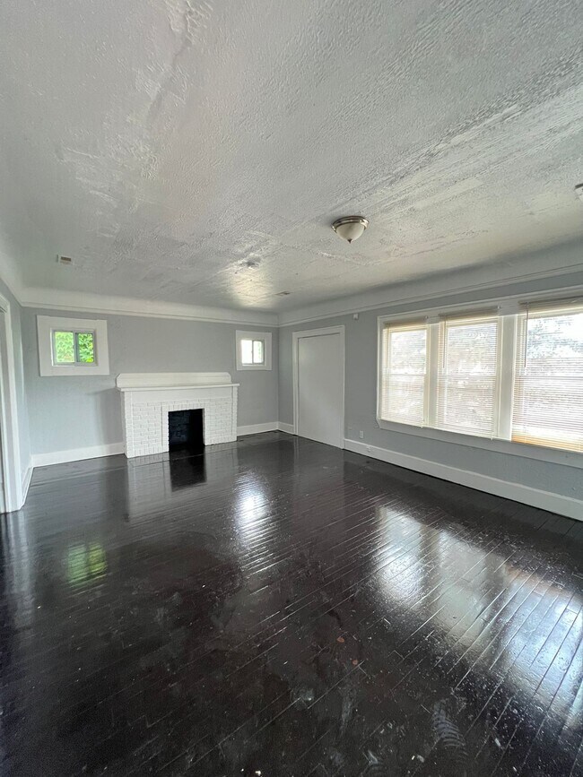 Photo - 3444 Bedford St