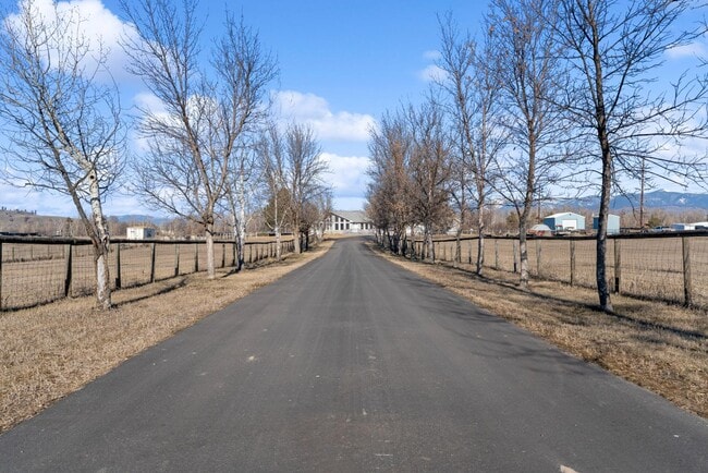 Photo - 5080 Old Bitterroot Rd