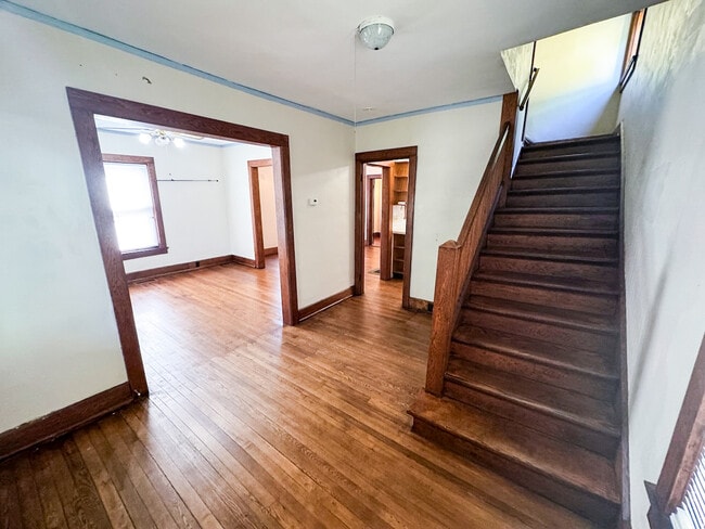 Photo - 307 Cascadilla St House