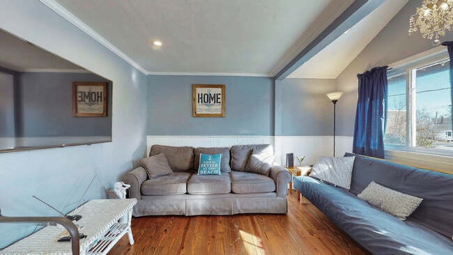 64 Saco Ave