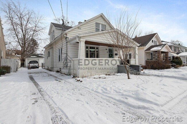 Photo - 1640 Wendler Ave SW