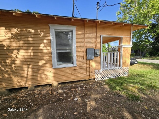 Photo - 755 Doucette Ave