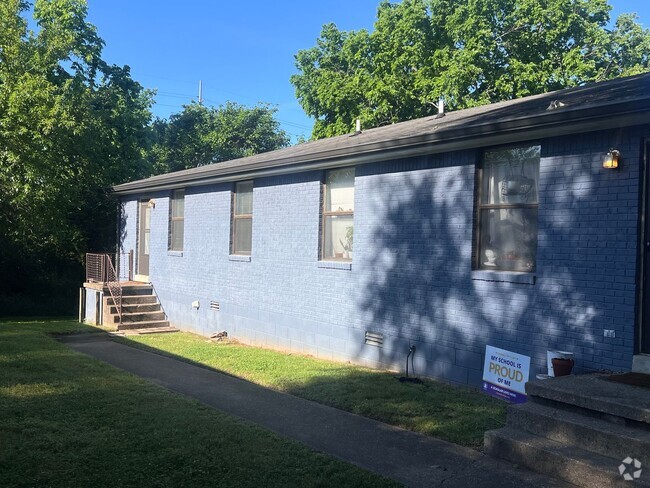 Building Photo - Duplex with Great City Access Rental