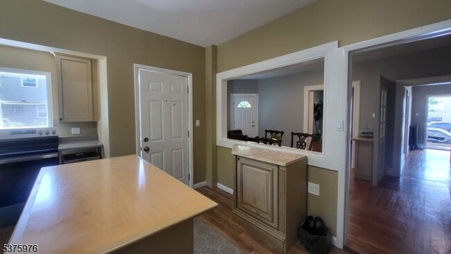 Photo - 157 E Blackwell St Unit 1