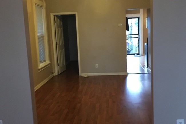 Building Photo - 7134 S University Ave Unit 2