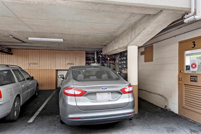 Plaza de aparcamiento n.º 1 - 2640 Worden St.