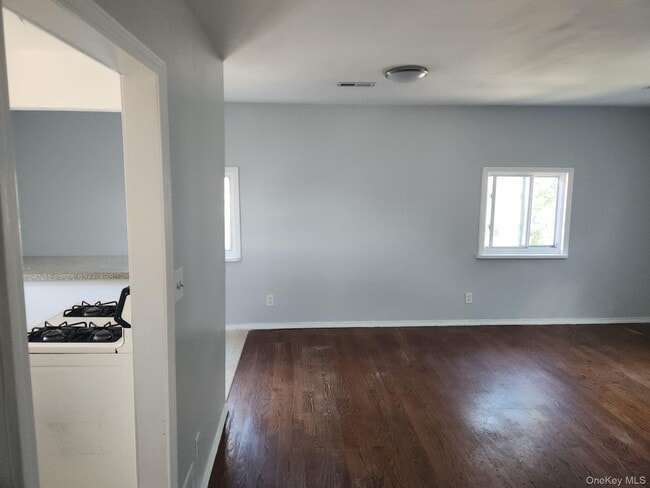 Photo - 119-24 199th St