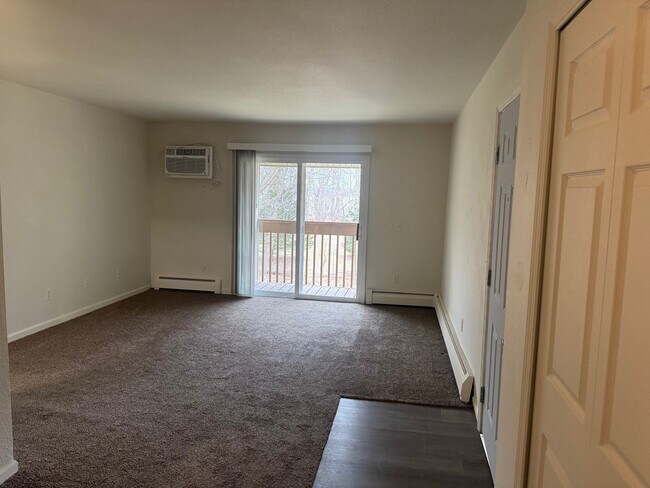 Photo - 580 N Main St