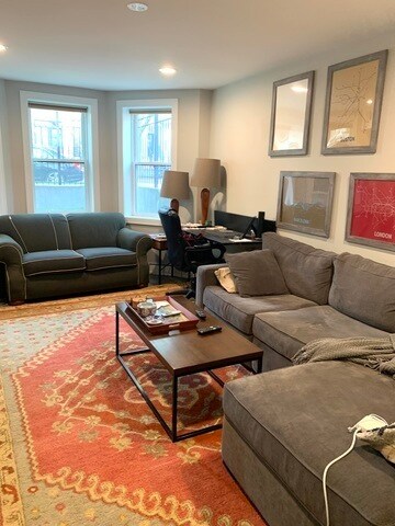 Photo - 2115 W Barry Ave Unidad SG