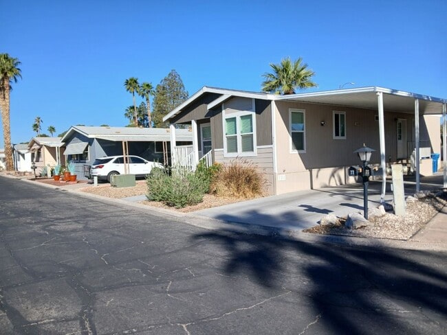 Building Photo - 5303 E Twain Ave