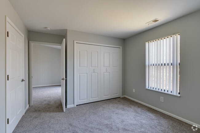 2BR, 1BA - 820SF