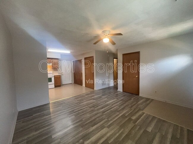 Photo - 1912 N Apperson Way