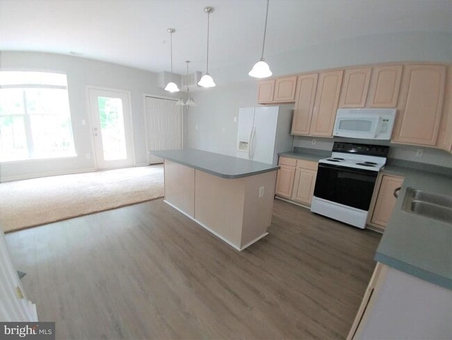 Photo - 8 Harbour Heights Dr