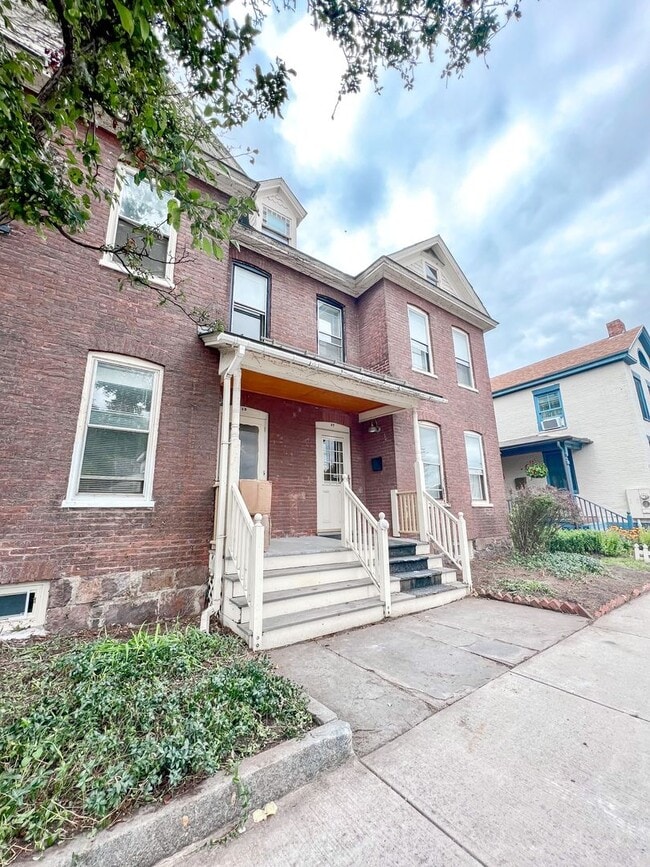 27-29 Pine St