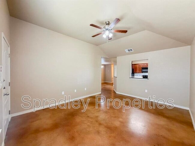 Photo - 757 E Ridge Blvd