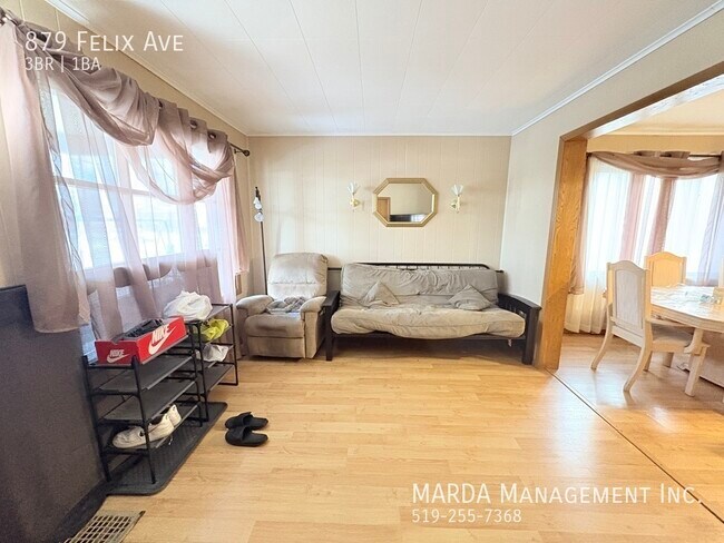 Photo - COZY 3 BED/1 BATH HOME - WALKING DISTANCE TO UOFW + UTILITIES