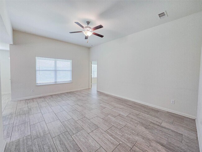 Photo - 332 Lone Mountain Dr