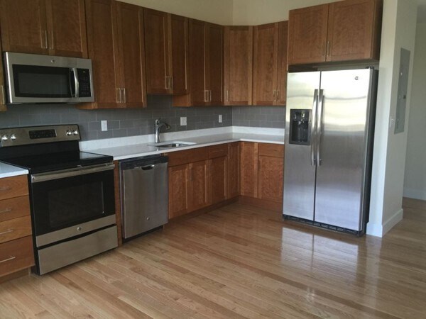 367 Harvard St Unit 3  