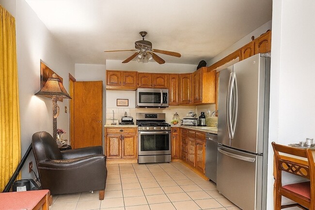 Photo - 469 Windsor St Unidad 1