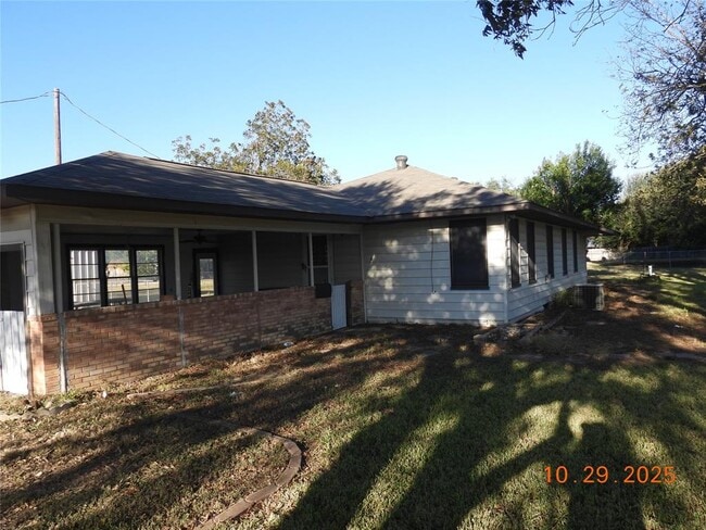 Building Photo - 2510 Meadow Ln