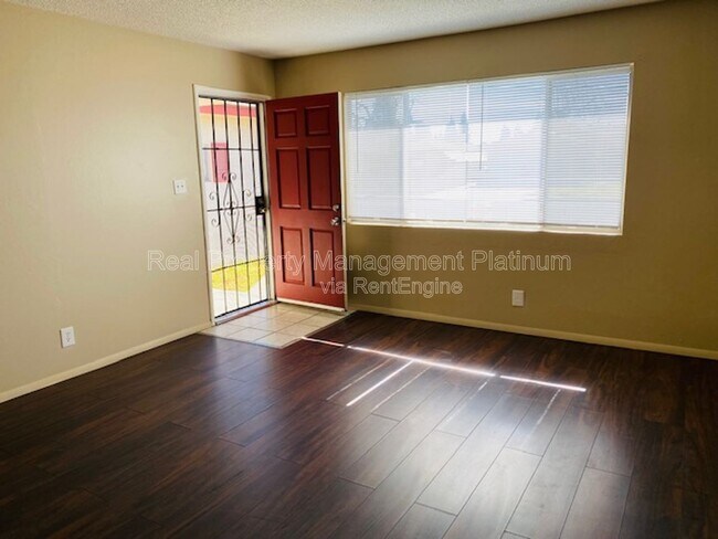 Photo - 841 W San Gabriel Ave