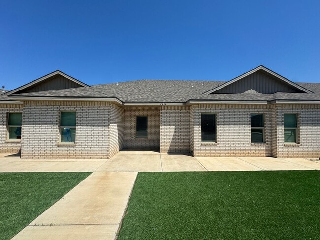 Building Photo - Available Now Rental