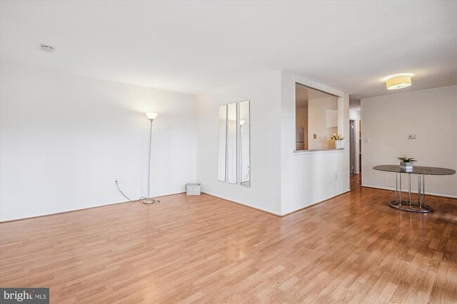 Photo - 9274 Adelphi Rd Unit 202