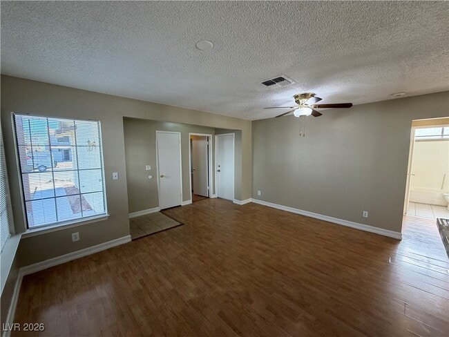 Photo - 1912 Harvest Dr