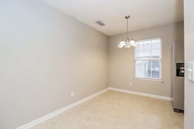 Photo - 515 Cedar Park Cir