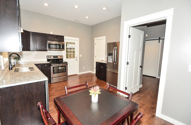 Acceso al dormitorio principal - 1449 Fletcher Avenue