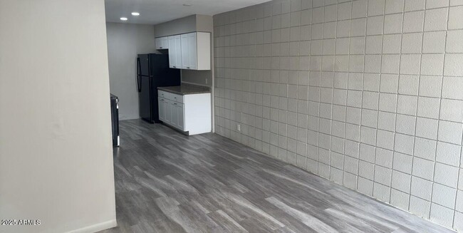 Photo - 2034 W Cactus Rd Unidad C